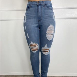Comfy Destroyed Denim Jeans